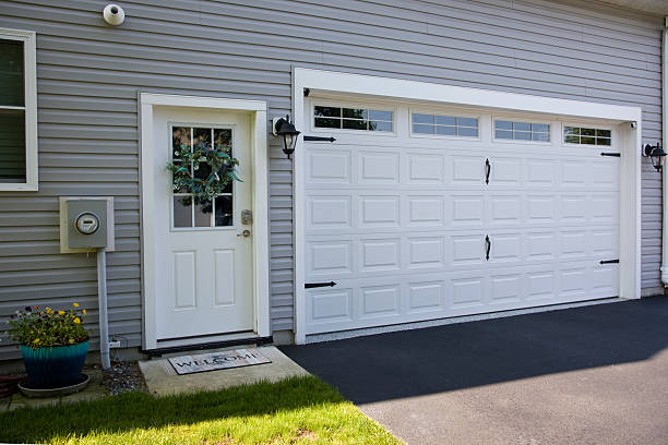 24/7 Emergency Garage Door Panel Replacement experts in Traverse City, MI